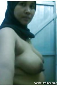 Makcik Tudung Bogel